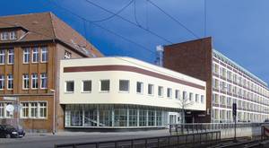 Ein Mitarbeiter der Caritas - Werkstätten Hannover bei der Arbeit.